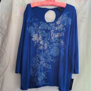 Soft knit top with French lettering